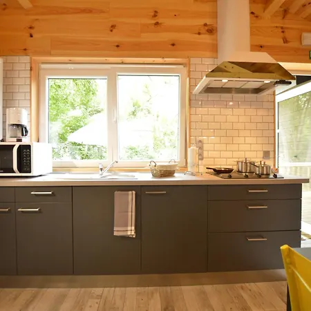 木屋 Near Ourthe River And The Of Durbuy Vieuxville